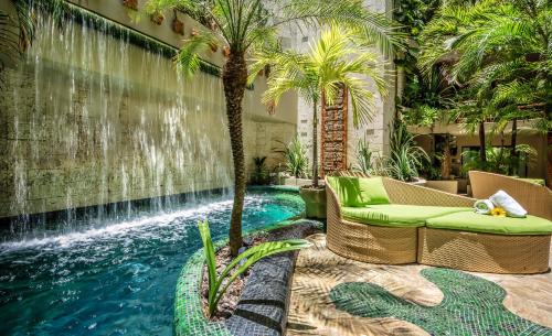 Downtown Hotel | Maya Villa Condo Hotel and Beachclub