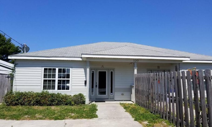 El Centro Beach House | McDrifty's Hideaway