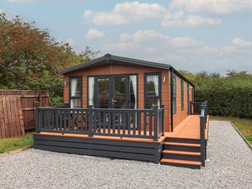 Great Hatfield House | Meadows Park 1