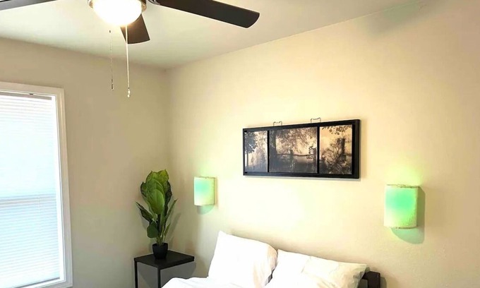 Sherman House | Medical and Business Professionals Room 3