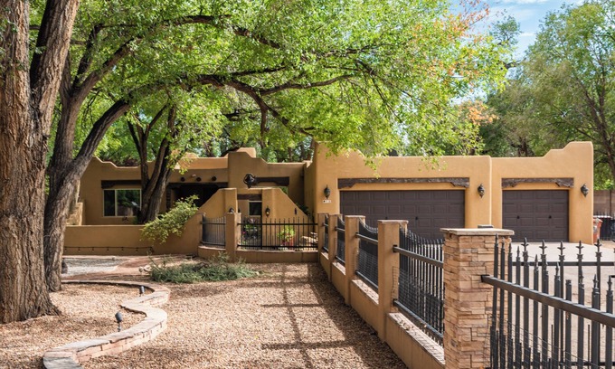 Albuquerque House | Mediterranean Charm with Southwestern Soul - 1 acre gem, and pet friendly!