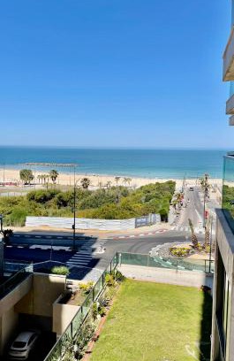 Ashkelon Apartment | Mediterranean Sea View