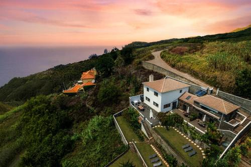 Faja da Ovelha House | Meerblick - Exklusives Loft mit Terrassen & Hot-Tub