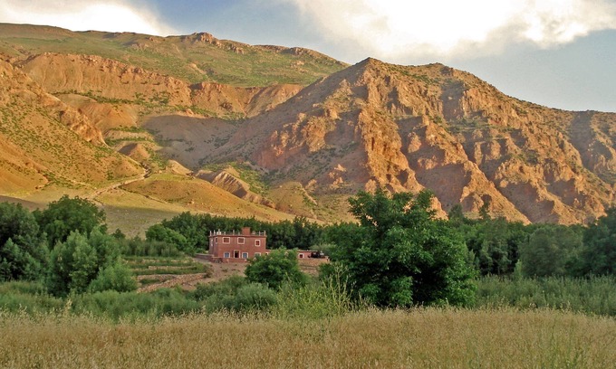 Tabant Cottage | Meeting with the people of the happy valley