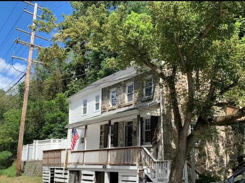 Ellicott City House | Mello-Ray River House