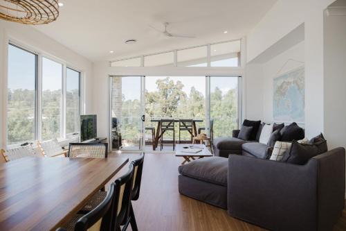 Conjola Park House | Melody