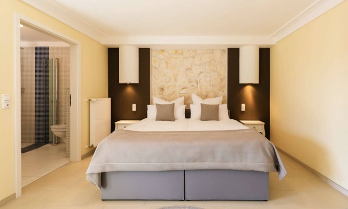 Bischofsheim an der Rhon Hotel | Memory 04 - Double room (approx. 25 m²) with balcony on the 1st floor