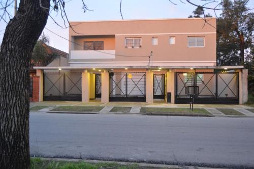 Luis Guillon Apartment | Mendoza Apartments Ezeiza Airport