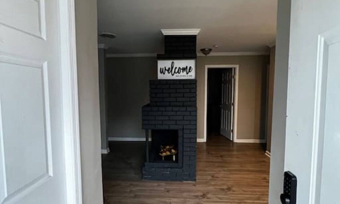 Newark Apartment | Mercer Drive · Modern 3-bedroom ranch house.