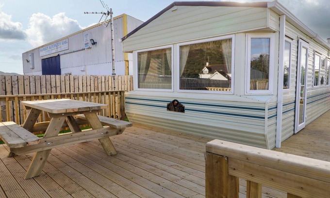 Limavady Cottage | Meric Stone Holiday Lets Caravan 2