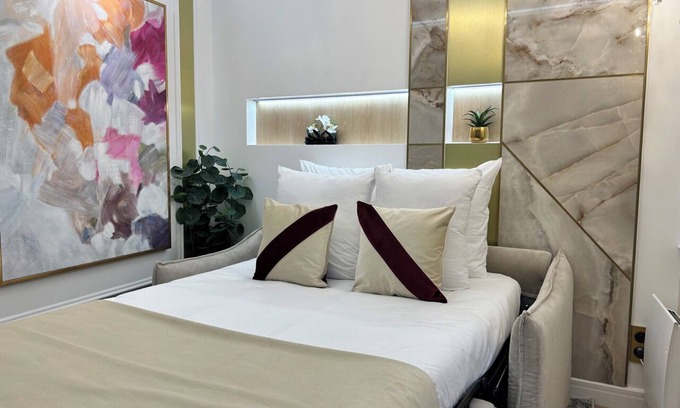 Enfants-Rouges Apartment | Merveil Luxury Suite - Marais - Charlot