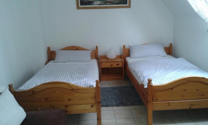Vahrenwald House | Messezimmer Hannover-Mittelfeld Room Agancy