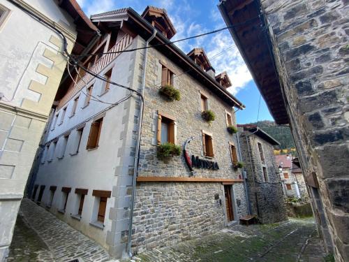Isaba Apartment | Metsola Apartamentos Rurales