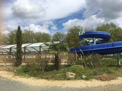 La Boissiere-de-Montaigu House | MH First 6pers 30min PuyduFou HellFest 120FD