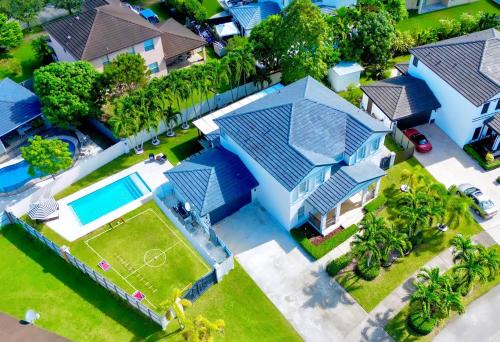 Ludlam Villa | Miami Getaway Heated Pool House Pool Table Villa