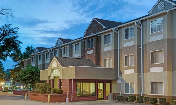 Cornelius Hotel | Microtel Inn by Wyndham Cornelius/Lake Norman