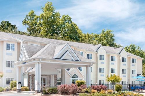 New Castle Hotel | Microtel Inn & Suites by Wyndham Gardendale