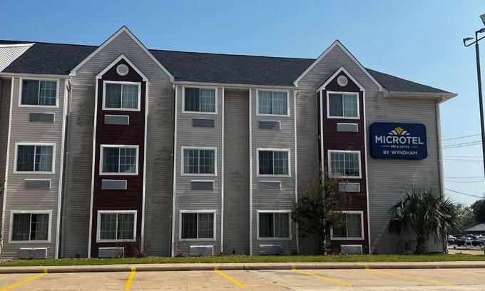 Nassau Bay Hotel | Microtel Inn & Suites by Wyndham Houston/Webster/Nasa/Clearlake