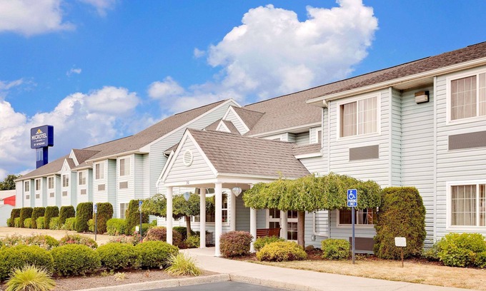 Wellsville Hotel | Microtel Inn & Suites by Wyndham Wellsville