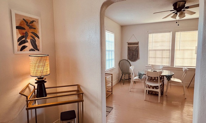 Truth or Consequences House | Mid-century Bungalow near Hot Springs for weekly/monthly rentals