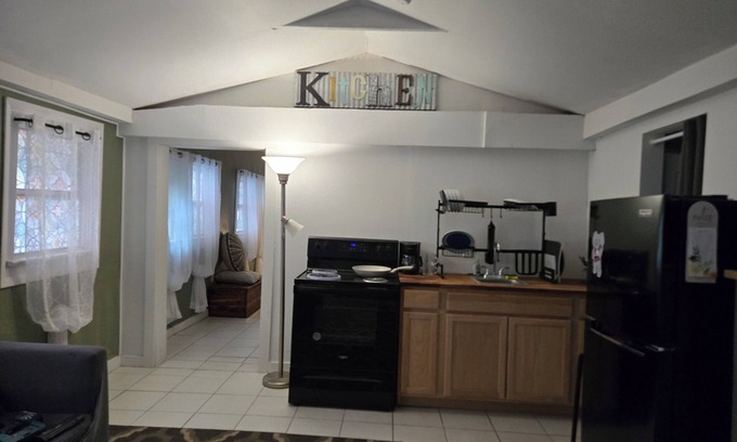 Mobile Cottage | Midtown Guesthouse 15 Minute Walk to Downtown Entertainment