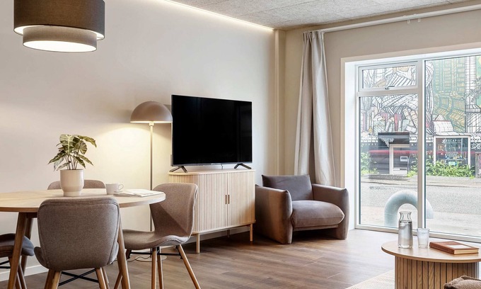 Vesterbro Apartment | Midtown Living Summar