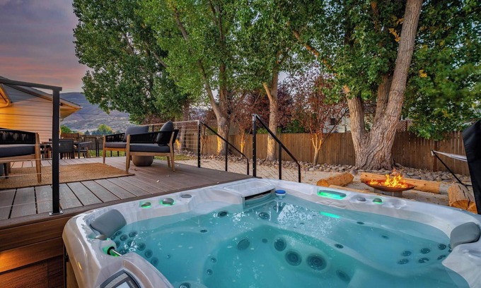 Midway Cottage | Midway on Main.