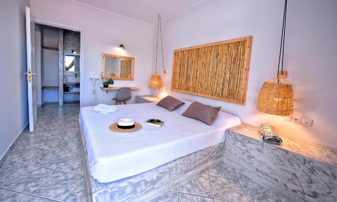 Agkisaras Apartment | Mikes on the beach