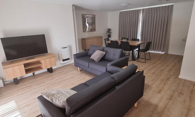 Mildura House | Mildura Holiday Homes - 15th Street
