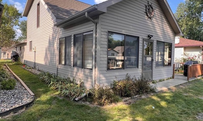 Okoboji House | Millers Bay Canal Retreat