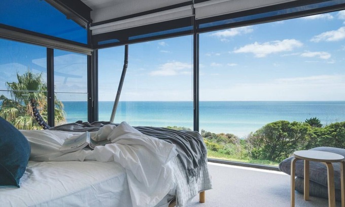Mornington House | Mills Beach House - modern architecture ocean view