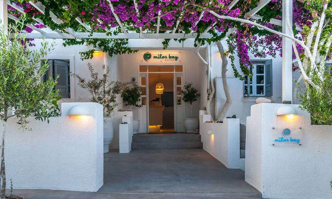 Adamas House | Milos Bay Suites