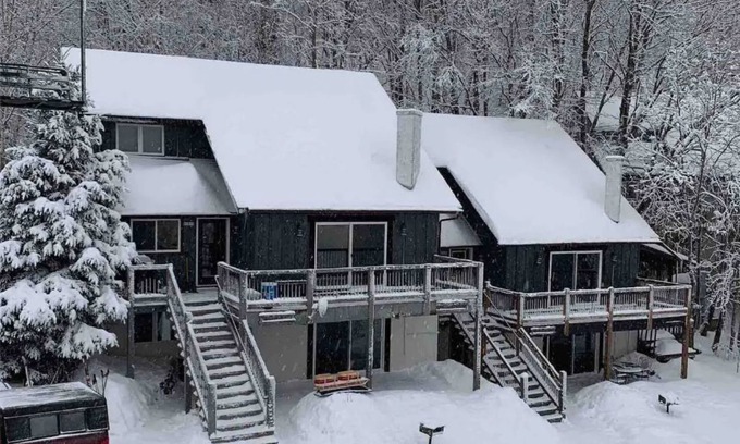 Upson Ski Chalet | Mineshaft Chalets Side #1