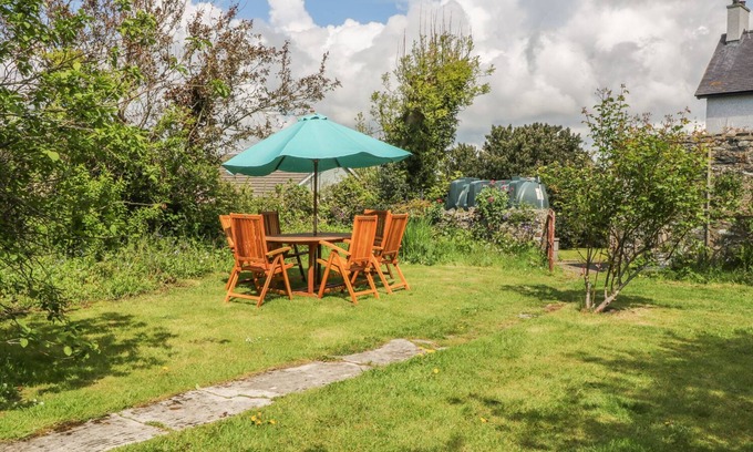 Newborough Cottage | Minffordd