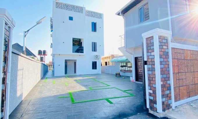 Alimosho Apartment | Mini Flat with Starlink Internet & Pool
