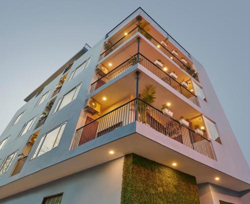 Hauz Khas Village Hotel | Minimalist Poshtel & Suites