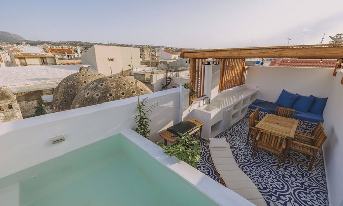 Old Town Rethymnon House | Minoos Residence, Central restored/modern 3floor house w/seasonal roof pool