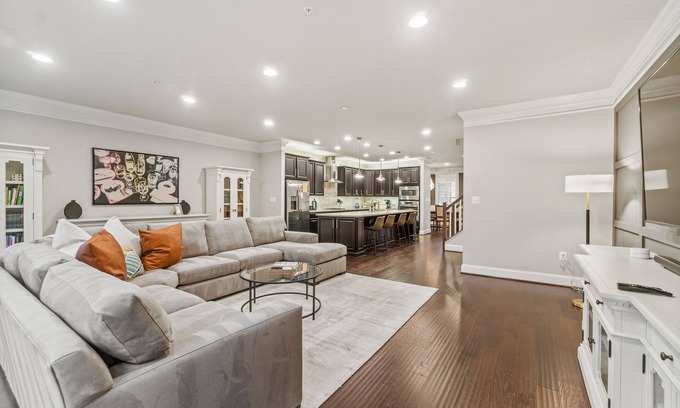 Arnold House | Mins to Annap; Luxury Townhome