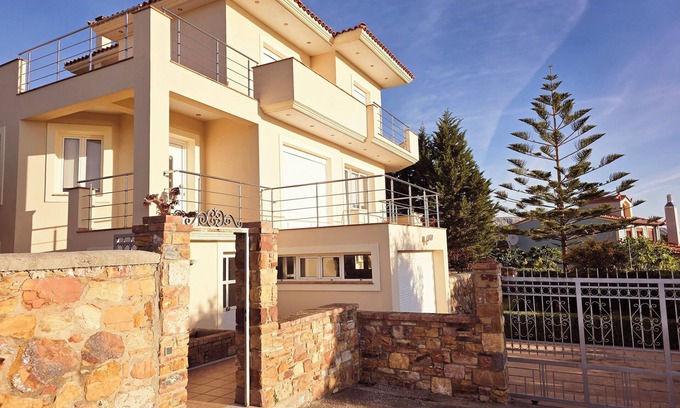 Chios Villa | Minutes away from Chios Town center lies Villa Sea View offering excelent Views