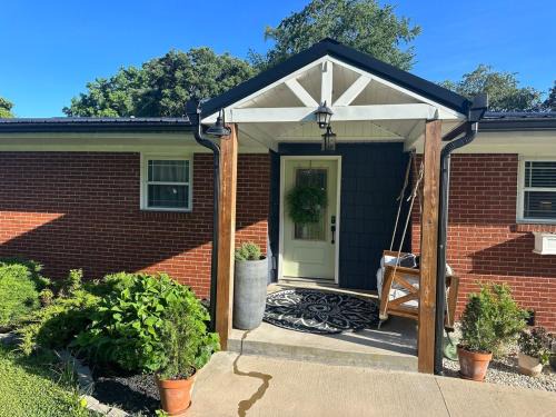 Middlesboro House | Minutes from LMU, ARH, and Cumberland Gap National Historic Park, Laurel Cove Music Festival, and Pine Mountain State Resort Park