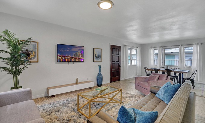 The Roads House | Minutes to Brickell & Little Havana - Pool