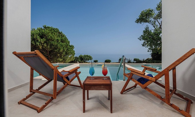 Neromilos Hotel | Mirage Bleu Hotel