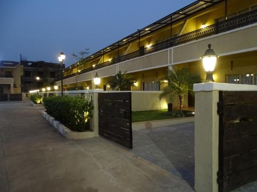 Lonavala Resort | Misty Meadows, Lonavala
