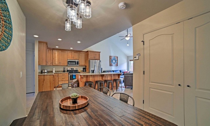 Moab South Valley Apartment | Moab Townhome w/Hot Tub & Patio - Near Arches