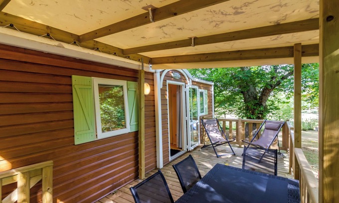 Saint-Martial-de-Nabirat House | Mobile Home '4 Personnes Climatisé' with Shared Pool, Wi-Fi and Air Conditioning