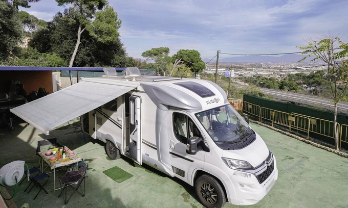 Montcada I Reixac House | Mobile Home "Cerca De Barcelona" with Mountain View, Shared Terraces & Private Garden