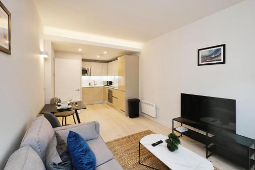Bracknell Apartment | Modern 1 Bed Apt Bracknell- with parking