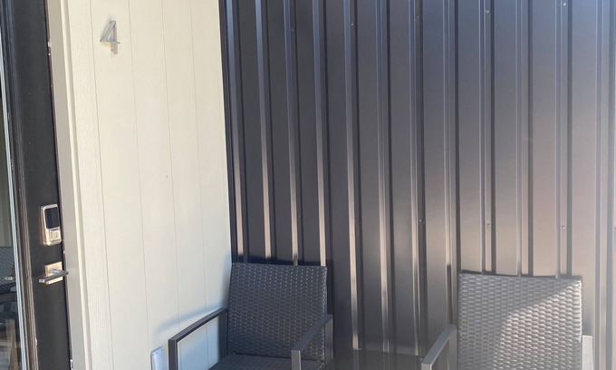 Mount Vernon Cottage | Modern 1-bedroom cottage in historic downtown Mount Vernon.