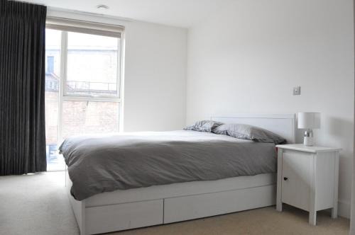 Ferndale Apartment | Modern 1BD Flat w Balcony Heart of Brixton