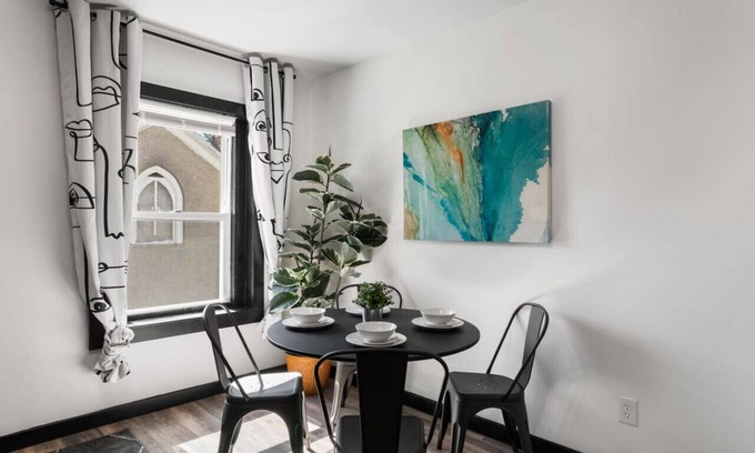 Penn-Knox Apartment | Modern 1BR Retreat near Historic Philadelphia + Free Parking